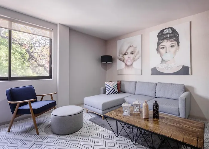 Urban Oasis In Roma - Wifi - Laundry - Sleeps 7